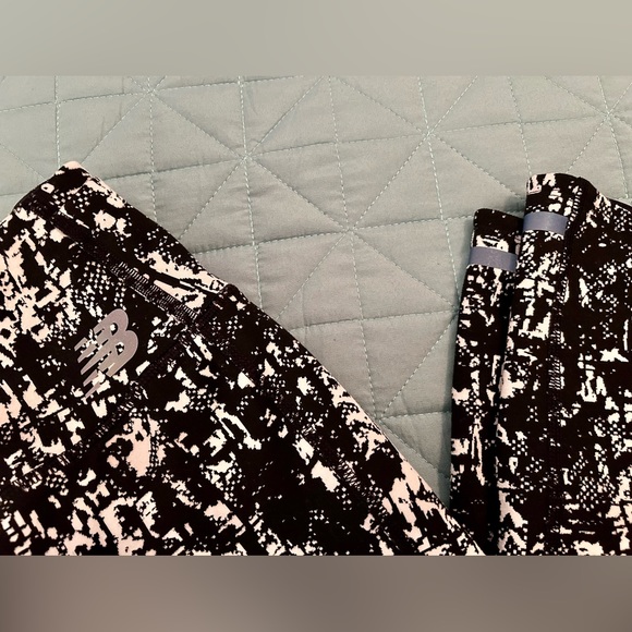 New Balance Women’s Jogging Pants - Picture 4 of 11